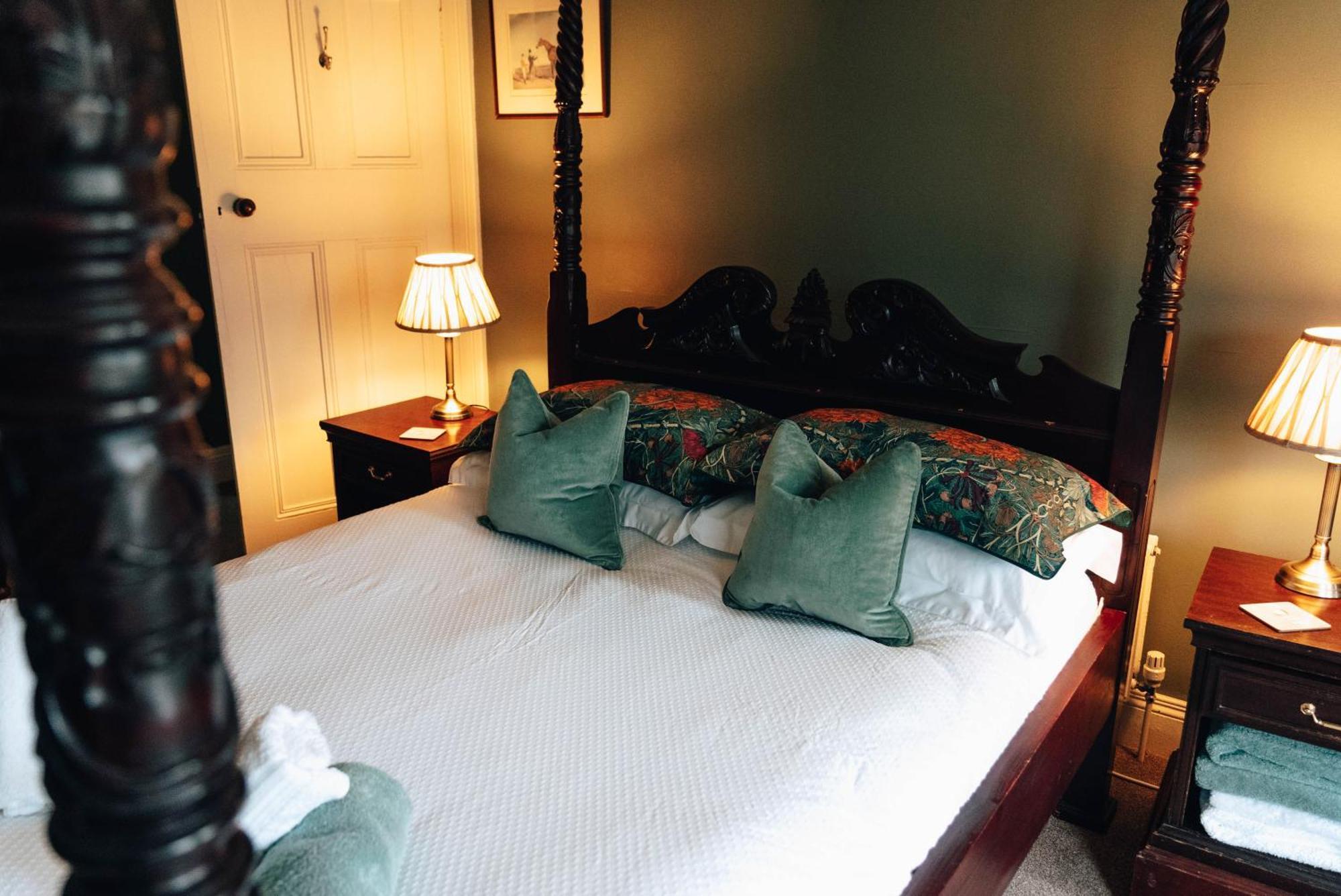 Luxury Accommodation In County Antrim With Riverside Hot Tub Kells Kültér fotó