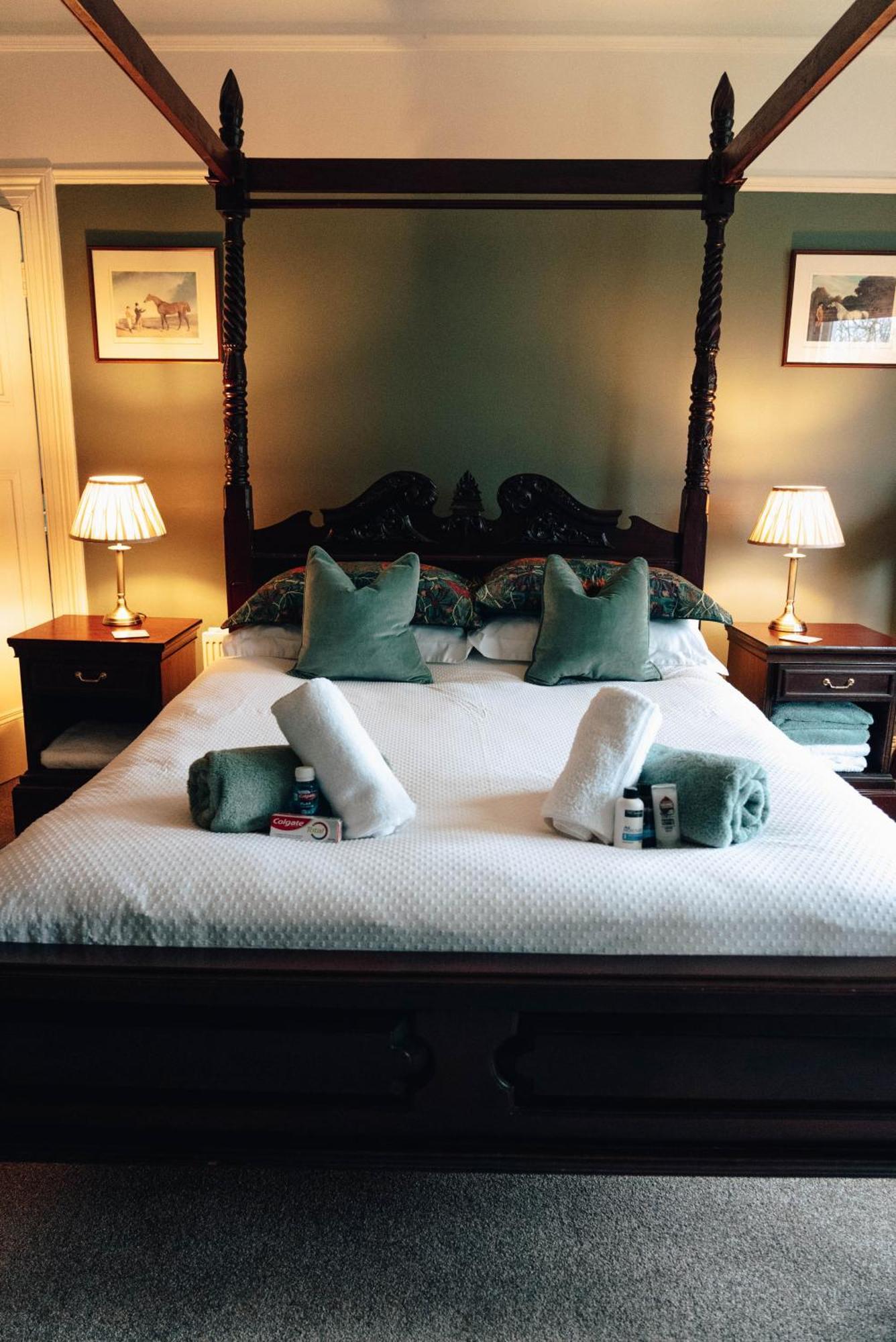 Luxury Accommodation In County Antrim With Riverside Hot Tub Kells Kültér fotó