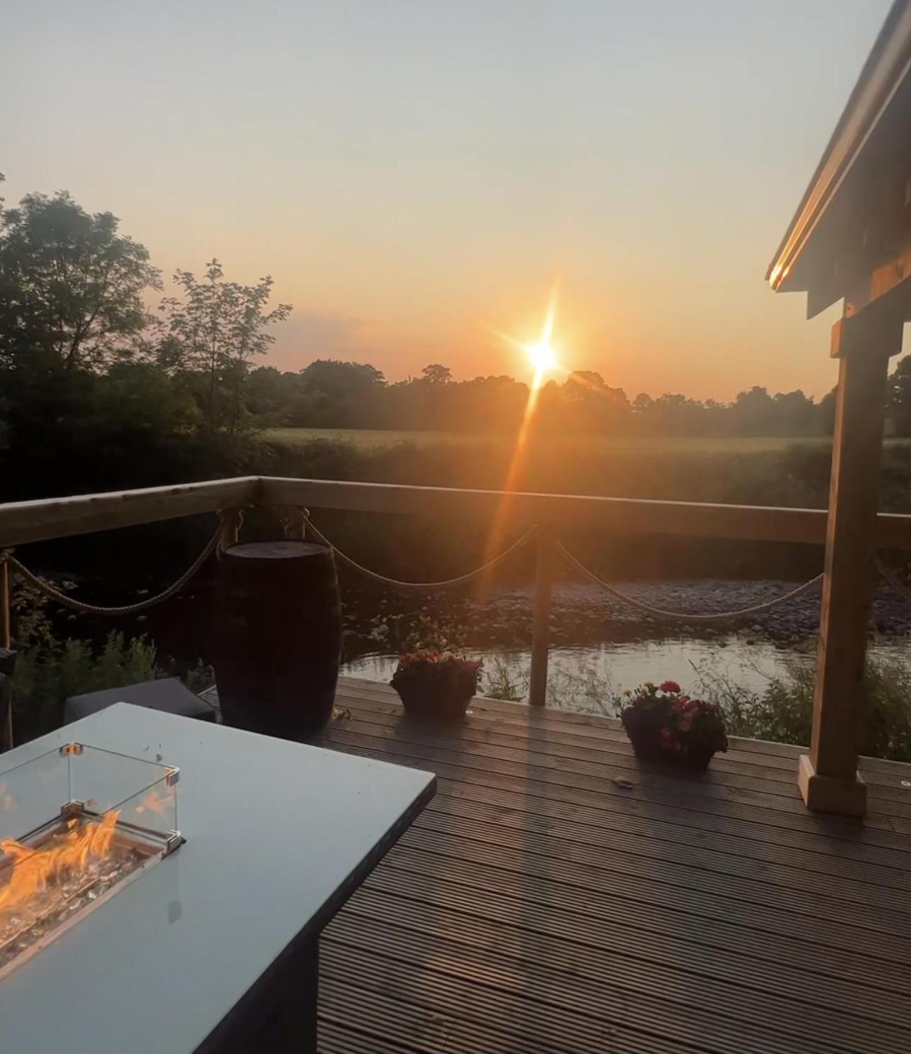 Luxury Accommodation In County Antrim With Riverside Hot Tub Kells Kültér fotó