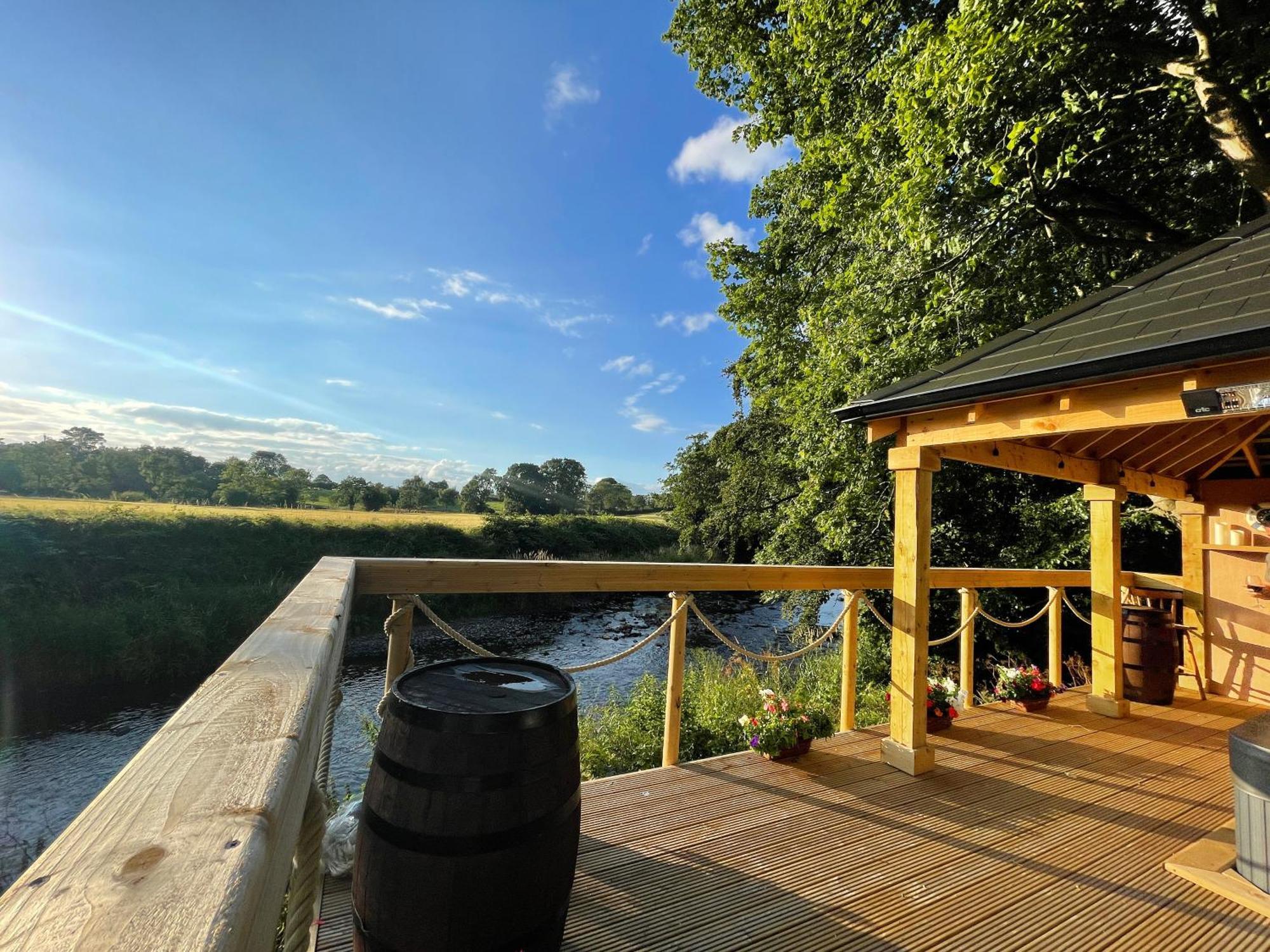 Luxury Accommodation In County Antrim With Riverside Hot Tub Kells Kültér fotó